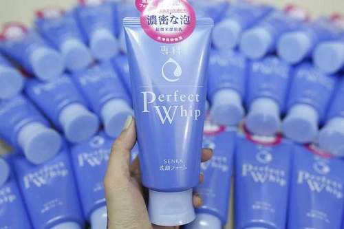 Sữa rửa mặt Perpect Whip Nhật Bản 120g màu xanh